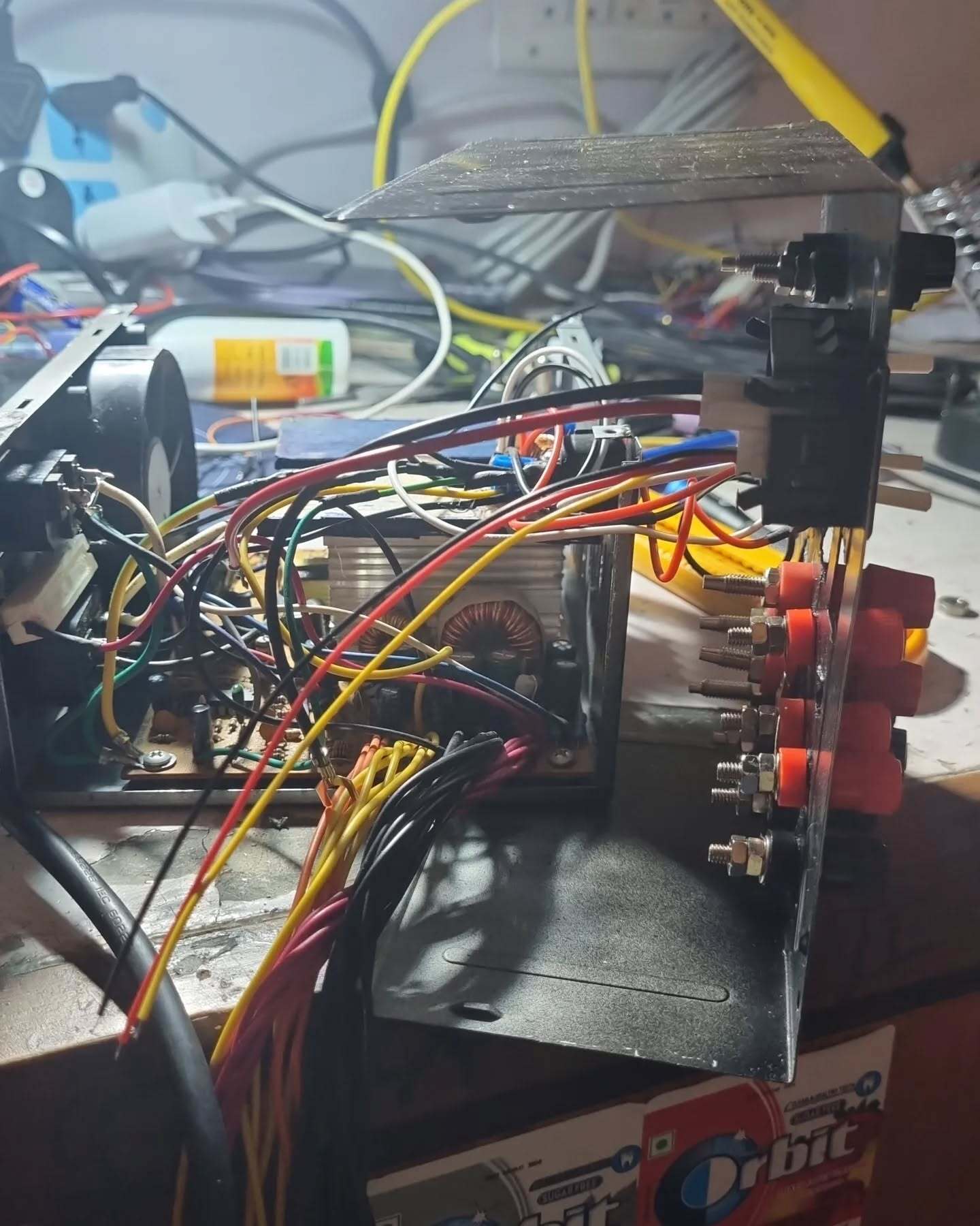 Internal wiring with CC/CV module